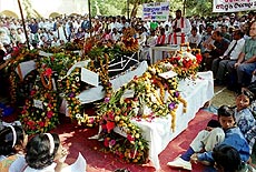Mourners attend the funeral of Australian missionary Graham Staines and his two sons
