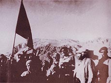 With citizens of Dras after its liberation. Brigadier Atal, MVC, and the Commandant of the 7th Light Cavalry, Lt Col Rajinder Singh, MVC, (with a sun visor) in the foreground. (Photo by Amarinder Singh. Published by The Regiment of Ludhiana Welfare Association, Patiala).
