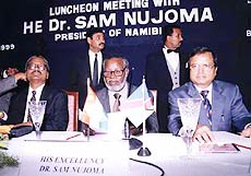 Namibian President Sam Nujoma addressing a luncheon meeting organised by the Federation of Indian Chambers of Commerce and Industry.