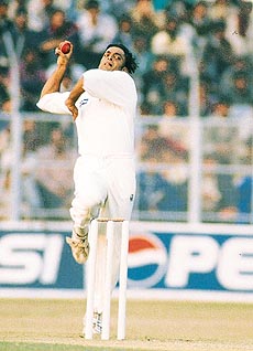 Sohaib Akhtar: Is it a bird, a plane or a bowler?