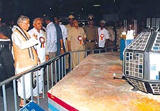 Union Minister for Science and Technology, Dr Murli Manohar Joshi, going round the space gallery "Space-emerging technology in the service of mankind", which was inaugurated in Bangalore on Saturday.