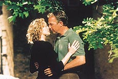Kevin Costner and Robin Wright Penn in Message in a Bottle