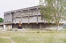 The library at Vishveshvaranand Vedic Research Institute