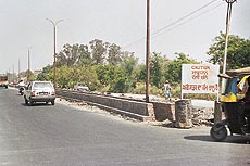 The work to beautify the Grand Trunk Road at Ferozepore is in progress