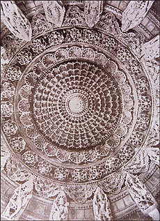 The marble used for the Dilwara temples came fromMakrana, the same mines that gave Agra its Taj Mahal. 