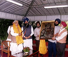 Prime Minister Atal Behari  Vajpayee with  members of the Akali Dal on the occasion of Guru Nanak Dev’s birth anniversary at his residence in New Delhi on Tuesday