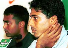 Indian doubles pair Mahesh Bhupathi ( right) and Leander Paes