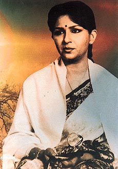 Sharmila Tagore in Zindagi