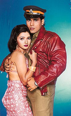 Sneha Sangwan and Aaryan in Be-Lagaam