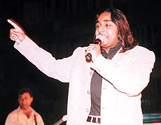 Singer Shafqat Ali Khan performs at the Sector 17 Plaza Carnival in Chandigarh on Saturday.