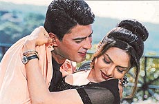 Madhoo with Ayub Khan in Chehraa