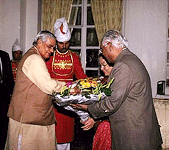 The Prime Minister, Mr Atal Behari Vajpayee, greets the President, Mr K.R. Narayanan, and the First Lady on the New Year’s Day