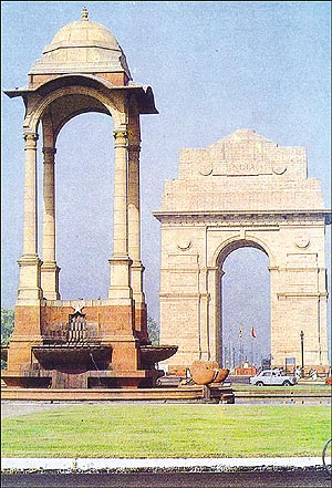 Amar Jawan Jyoti: Old traditions are not burning that bright.
