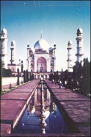 Bibi-ka-Maqbara in Aurangabad