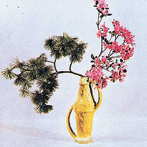 Nageire flower arrangement 
