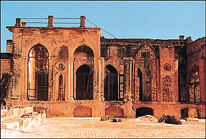The Florence Mahal, Quila Androon