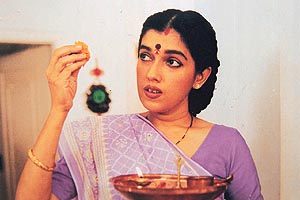 Scene from Apna Apna Style... family ties.