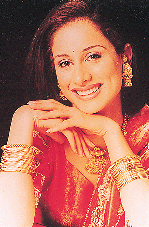 Light up the festive season with traditional gold jewellery