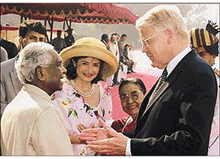 President K.R. Narayanan and his wife, Usha, with Mr Olafur Ragnar Grimsson, President of the Republic of Iceland, and his wife at the ceremonial welcome at Rashtrapati Bhavan in New Delhi on Monday. 
