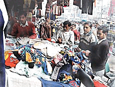 Woollen sales pick up in the Ludhiana hosiery market following a persisting cold wave in this region.