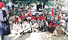 Farmers stage dharna outside Cooperative Bank to protest against the forcible recovery of loans.