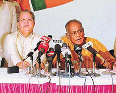 BJP chief Jana Krishnamurthy addressing a press conference.