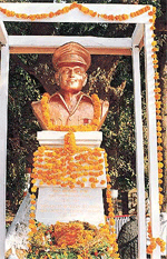 The bust of Maj Somnath Sharma crafted by Sunil Dutt Gautam
