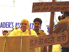 Former Chief Minister Haryana Mr Bhajan Lal speaking at the Congress rally.