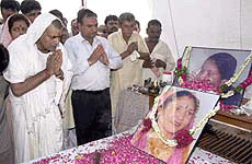 Umed Singh with relatives of Phoolan Devi.