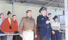 A South Yorkshire police officer with his Indian counterpart.