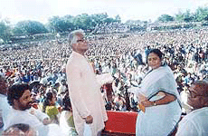 Trinamool Congress Chief Mamata Banerjee and NDA convenor George Fernendes at a public meeting at Contai in West Bengal on Thursday.