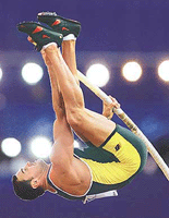 Dmitri Markov of Australia heads up during the mens pole vault final at the 8th IAAF world championships in athletics in Edmonton 