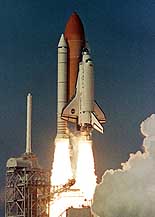 Discovery rockets skyward 