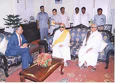 A delegation led by DMK Chief M. Karunanidhi called on Tamil Nadu Governer 