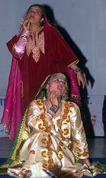 Kashmiri artistes.