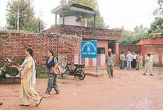 A number of investors of Golden Forests in front of Burail Jail after meeting the managing director of the company on Tuesday. 