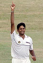 Venkatesh Prasad celebrates the dismissal of Chaminda Vaas