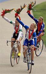 Gold medallist Germany's Katrin Meinke (C) waves to the crowd 