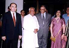 Ambassador of the Republic of Uzbekistan in India Ibrabhim Mavlanov, Haryana Chief Minister Om Prakash Chautala and  Delhi Lt. Governor Vijay Kapoor 