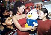 Miss india-2001 Celina Jaitley with children