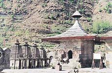 The Shiva temple flanked by four miniature temples