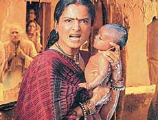 Rekhas role of Ramdulari stands out in Lajja