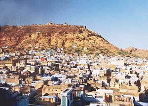 The 14th century Taragarh Fort overlooks the houses in Bundi