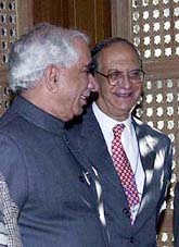 External Affairs Minister Jaswant Singh with his Pakistani counterpart Abdul Sattar