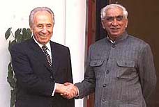 External Affairs Minister Jaswant Singh with Israeli Foreign Minister Shimon Peres