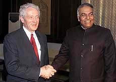 Finance Minister Yashwant Sinha with US Deputy Secretary of Treasury Kenneth Dam