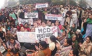 Residents of Lajpat Nagar pour their wrath on the MCD