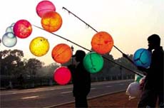Balloon-sellers also had a bad day at the India Gate as showers kept visitors away on Monday