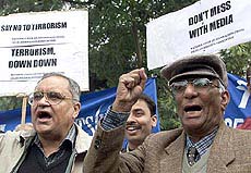A group of Indian journalists shout anti-Pakistan slogans