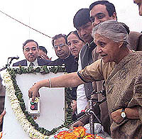 Chief Minister Sheila Dikshit inaugurating the first unit of the Pragati Power Project in the Capital on Wednesday as other members of the Cabinet look on.